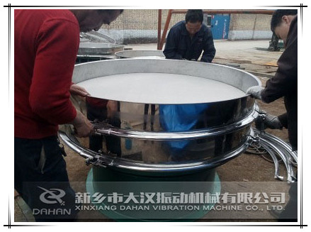 1500振动筛束环安装 1500振动筛束环安装